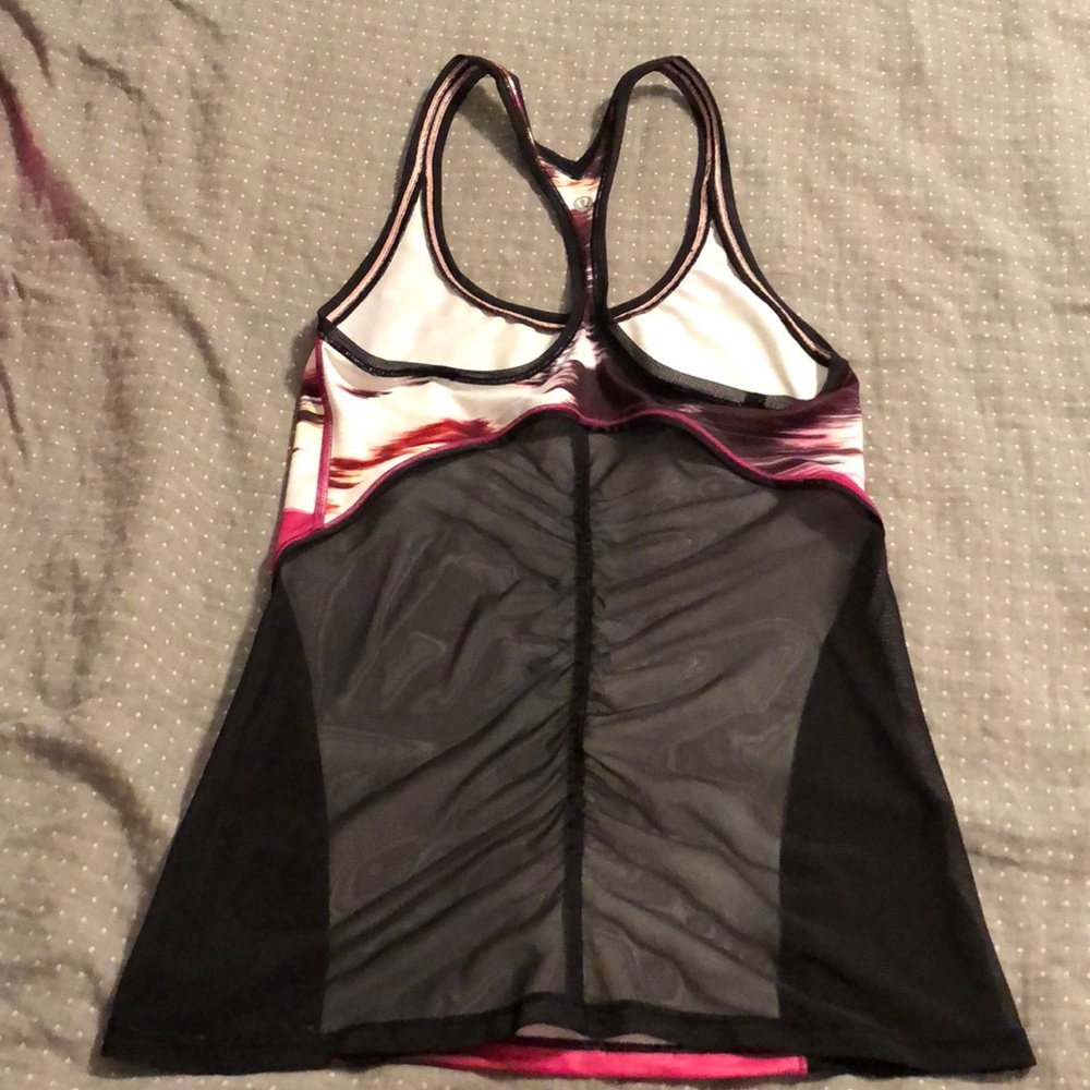 Workout top - Picture 2 of 3